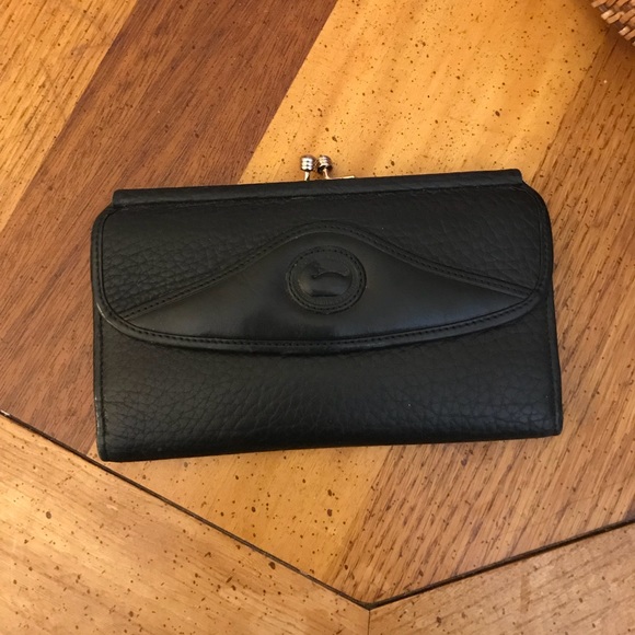 black dooney wallet